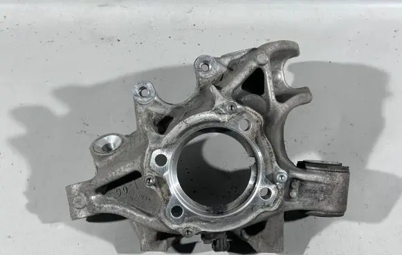 Porsche Cayenne (92A) Rear wheel hub spindle/knuckle 7P505435