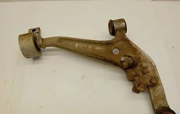 Nissan X-Trail T30 Front lower control arm/wishbone