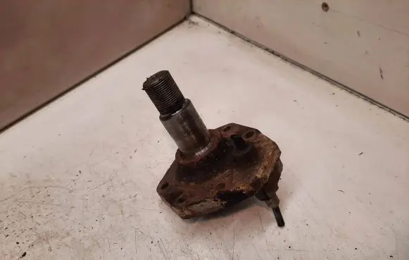 Renault Espace III Stub axle 