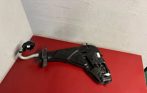BMW X3 G01 Windshield washer fluid reservoir/tank 7399029 61667399029
