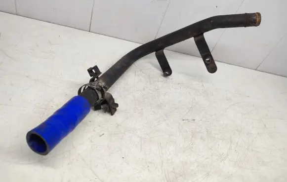 Coolant pipe/hose