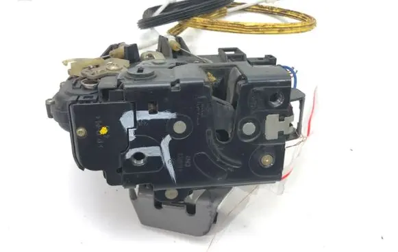 Audi A6 S6 C5 4B Rear door lock 4B0839015B