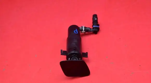 BMW X5 E70 Windshield washer spray nozzle 7173852