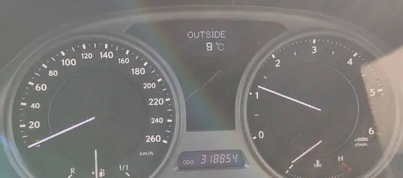 Speedometer (instrument cluster)