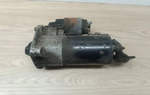 Volvo V70 Starter motor 0001108166