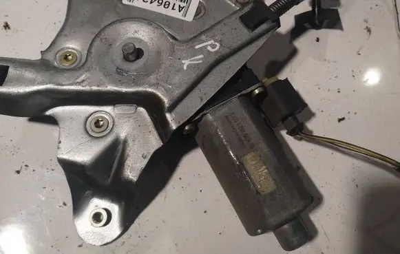 Ford Transit - Tourneo Connect Front door window regulator motor 996368100 996368-100