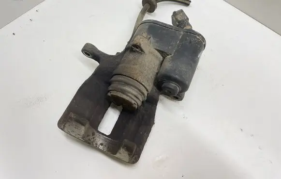 Audi A6 S6 C6 4F Rear brake caliper Aizmugurējais suports