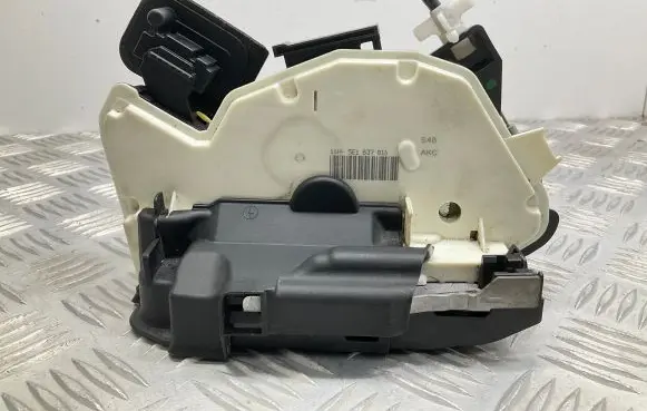 Skoda Octavia Mk3 (5E) Front door lock 5E1837016 5E0937085