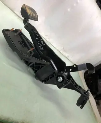 Peugeot 508 II Brake pedal P1002572
