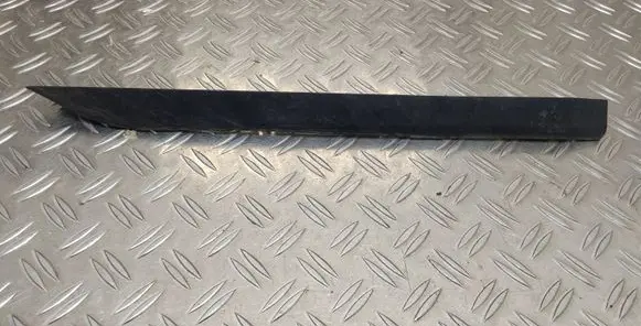 Front bumper lip