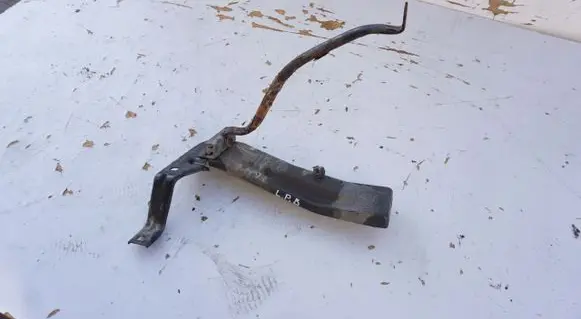 Mercedes-Benz B W247 Fender mounting bracket