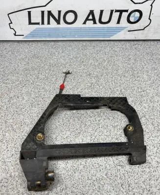 BMW 5 E39 Rear door exterior handle/bracket 51228236645
