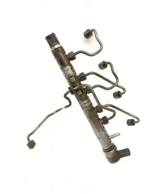 BMW 1 E81 E87 Fuel distributor 779788201 0445214131