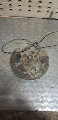 Rear wheel hub