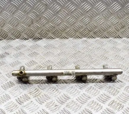 Jaguar XF X250 Fuel main line pipe 8W939G802AE 0261555038
