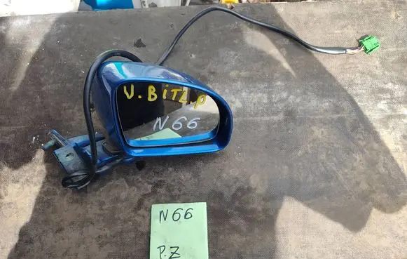 Volkswagen New Beetle Front door electric wing mirror 28478238