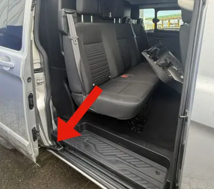 Ford Transit Custom Sliding door lower roller guide/hinge BK21V25000AJ