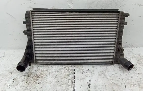 Volkswagen Touran II Intercooler radiator 1K0121345E 1K0145803BN 01121248