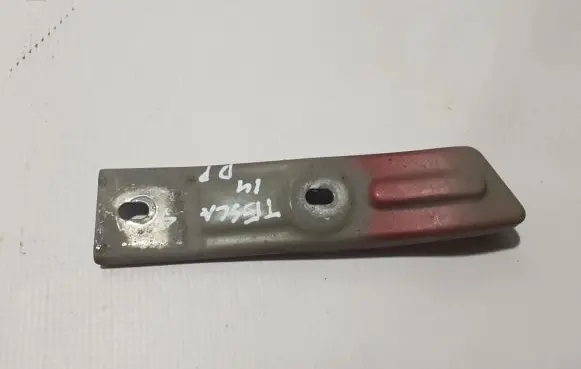 Tesla Model S Fender mounting bracket 6009029
