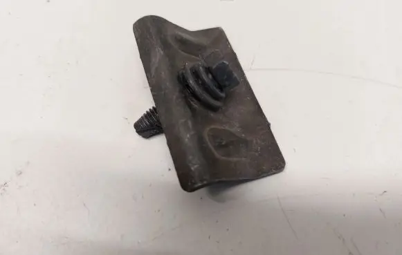 Battery bracket