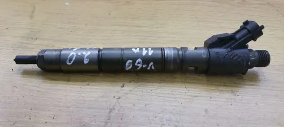 Volvo V60 Fuel injector 31303238