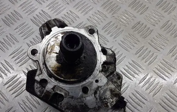 BMW X3 E83 Fuel injection high pressure pump 7788670