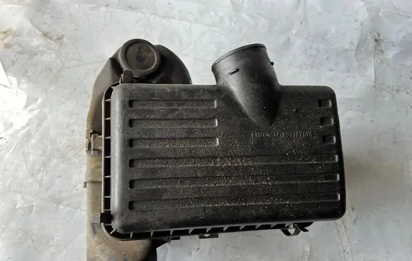 Opel Frontera B Air filter box 897187614