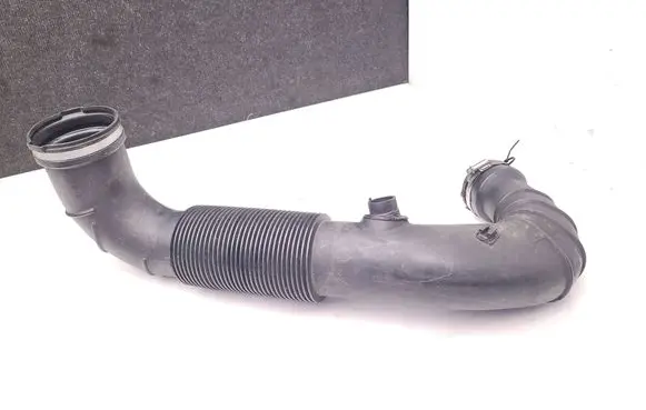 Air intake hose/pipe