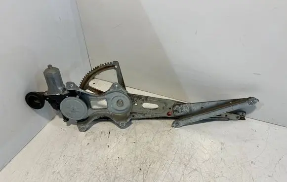 Toyota Prius (NHW20) Front door window regulator with motor 8571035180 2621002330