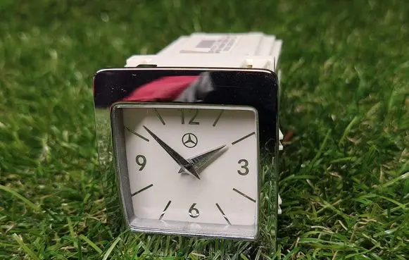 Mercedes-Benz E W212 Clock A2188270000