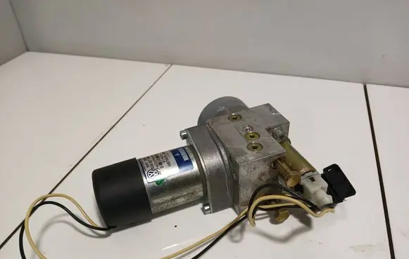 Volkswagen Phaeton Tailgate hydraulic pump motor 3D5827383A HB70075002 014624