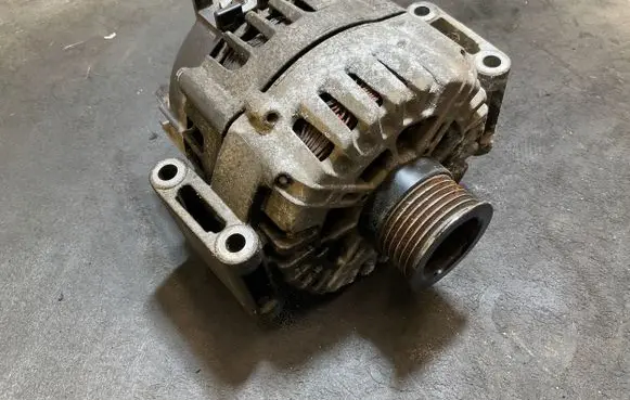 Mercedes-Benz CLS C218 X218 Generator/alternator A0009067702 2618188A