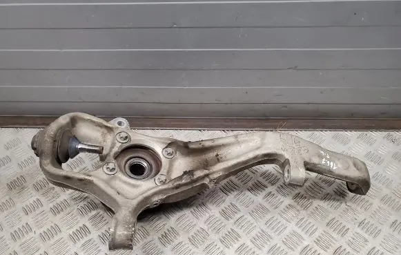 Mercedes-Benz GL X166 Front wheel hub A16609