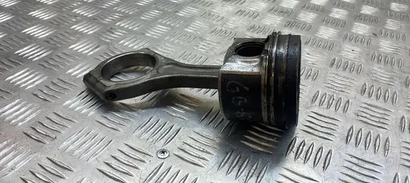 Subaru Forester SH Piston with connecting rod