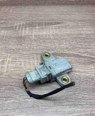 Mercedes-Benz E W210 Airbag deployment crash/impact sensor 0125420417 0265005113
