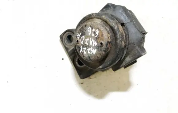 Mazda 626 Engine mount bracket