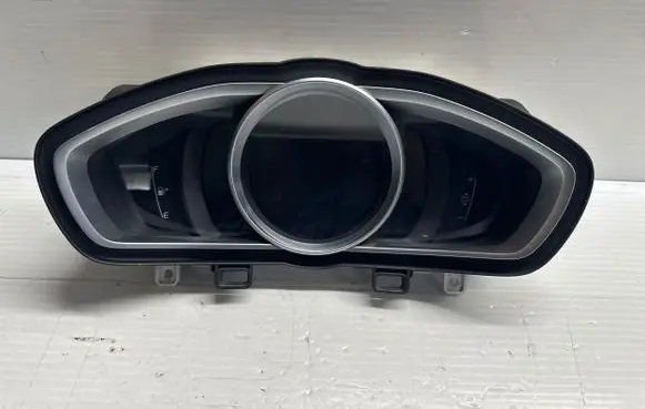 Volvo V40 Speedometer (instrument cluster) 31453048