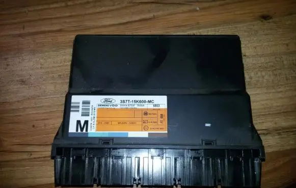 Ford Mondeo Mk III Comfort/convenience module 3s7t15k600mc 5wk48753f