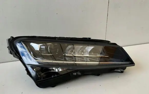 Skoda Superb B8 (3V) Headlight/headlamp 3V1941016