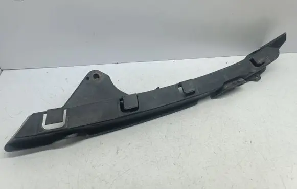 Front bumper mounting bracket