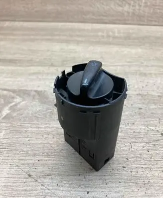 Volkswagen Golf IV Light switch 1C0941531