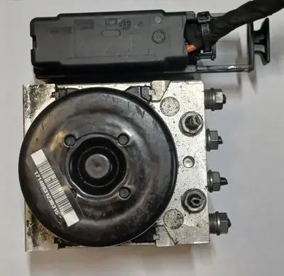 Volkswagen Golf VI ABS Pump 1K0614517DG 1K0907379BJ