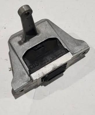 KIA Xceed Engine mount bracket 21810-J7200 21812-J7200