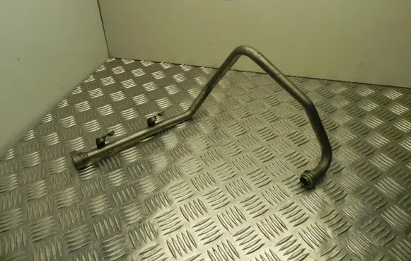 Mercedes-Benz ML W164 Oil fill pipe A1561802720 VD11376