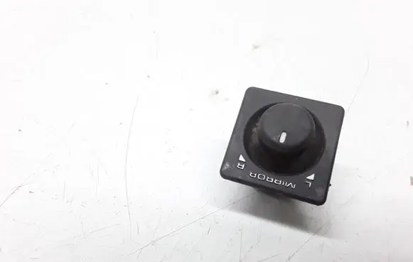 Land Rover Freelander Wing mirror switch AMR2498