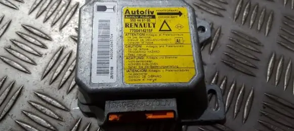 Renault Laguna I Airbag control unit/module 7700414216f 550449100