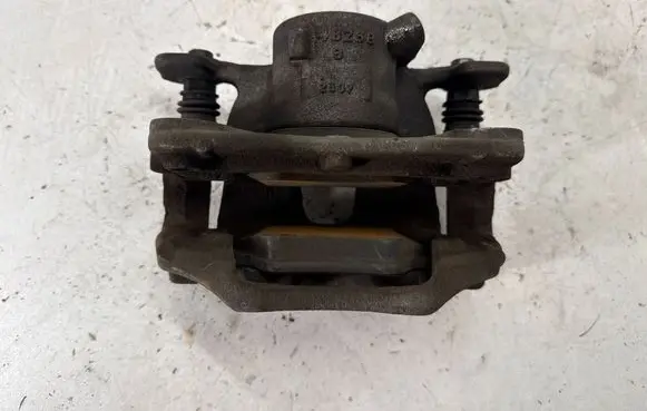 BMW X1 F48 F49 Front brake caliper 6860268 48268