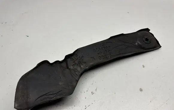 Volvo S80 Fender foam support/seal 8684736