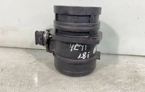 Skoda Yeti (5L) Mass air flow meter 06j906461d