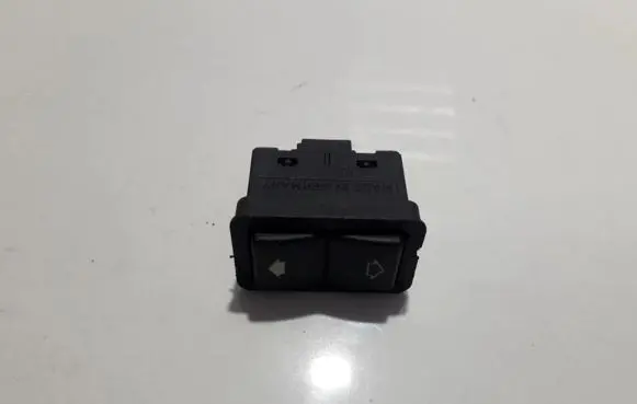 BMW 5 E39 Electric window control switch 8368974